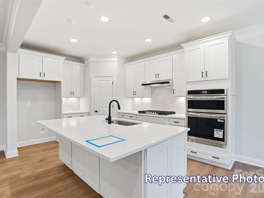1061 Tradition Club Street, York, SC 29745.  MLS# CAR4408137, YatesRealty ID 40158. Kitchen