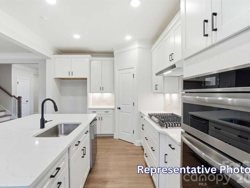 1061 Tradition Club Street, York, SC 29745.  MLS# CAR4408137, YatesRealty ID 40158. Kitchen