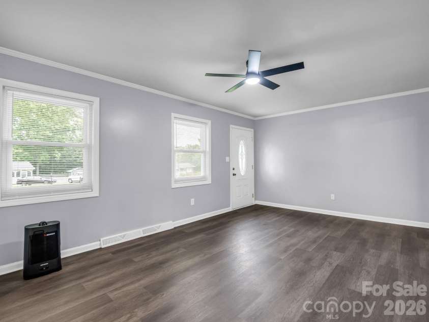 2044 Helen Drive, Gastonia, NC 28054.  MLS# CAR4407254, YatesRealty ID 40159. 