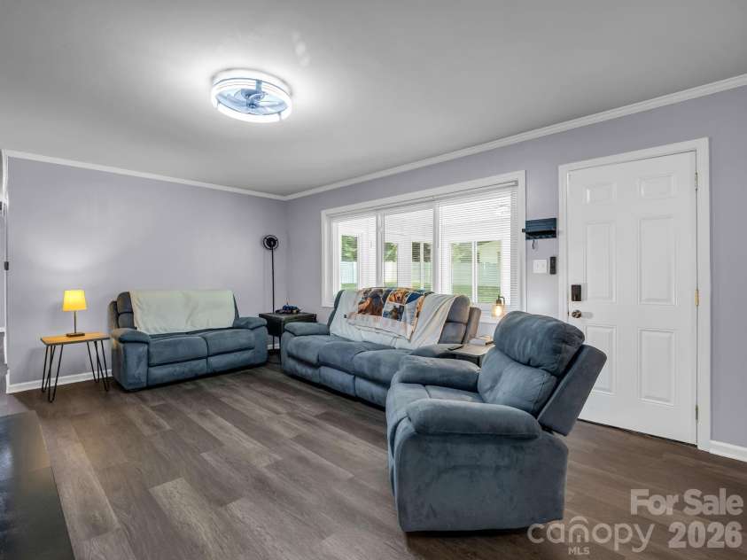 2044 Helen Drive, Gastonia, NC 28054.  MLS# CAR4407254, YatesRealty ID 40159. 
