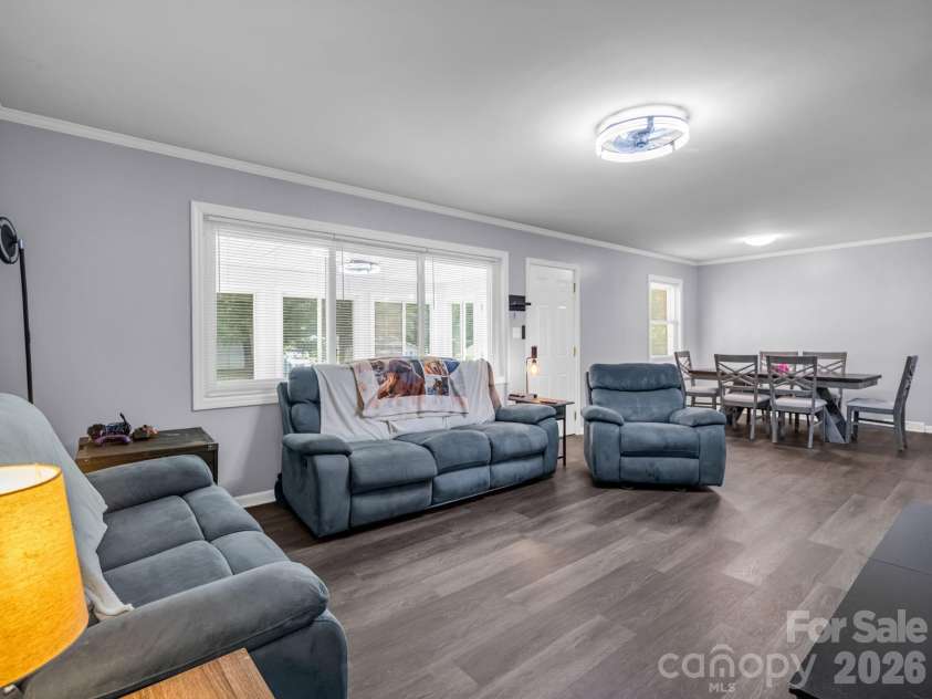 2044 Helen Drive, Gastonia, NC 28054.  MLS# CAR4407254, YatesRealty ID 40159. 
