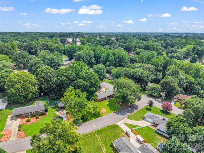 2044 Helen Drive, Gastonia, NC 28054.  MLS# CAR4407254, YatesRealty ID 40159. 
