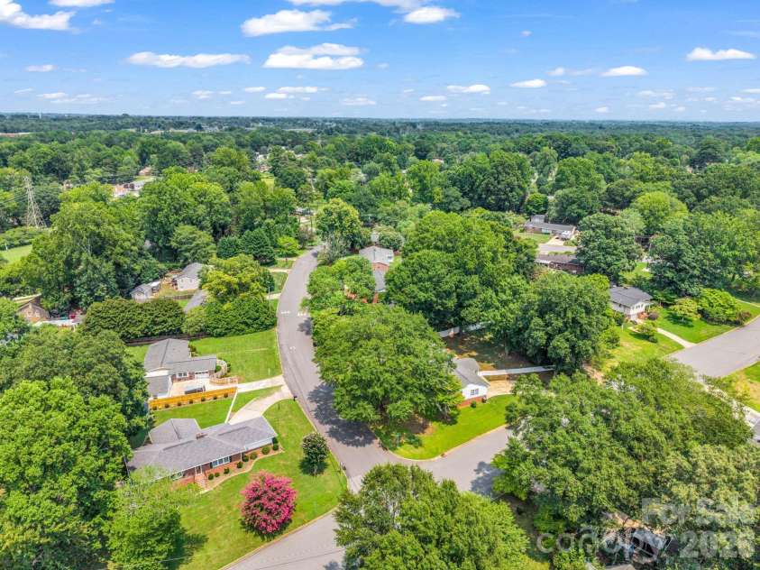 2044 Helen Drive, Gastonia, NC 28054.  MLS# CAR4407254, YatesRealty ID 40159. 