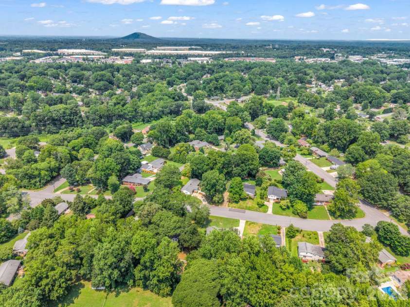 2044 Helen Drive, Gastonia, NC 28054.  MLS# CAR4407254, YatesRealty ID 40159. 