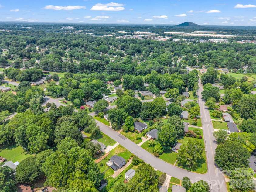 2044 Helen Drive, Gastonia, NC 28054.  MLS# CAR4407254, YatesRealty ID 40159. 
