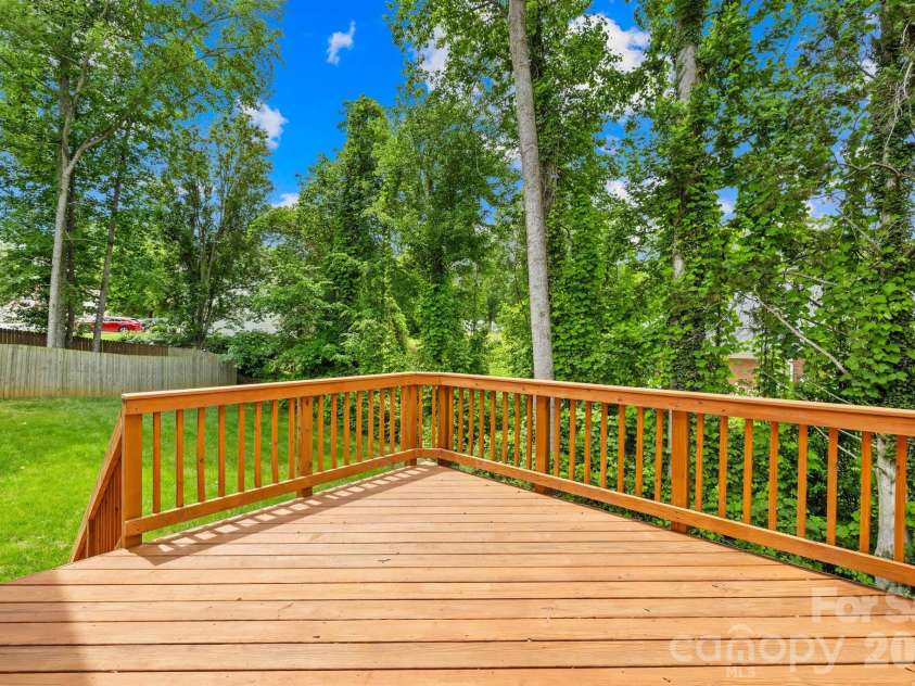 106 Kirsche Court, Mooresville, NC 28115.  MLS# CAR4253398, YatesRealty ID 4016. 