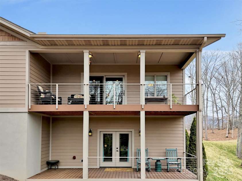 178 Sapphire Place, Clyde, NC 28721.  MLS# CAR4235049, YatesRealty ID 4016. 