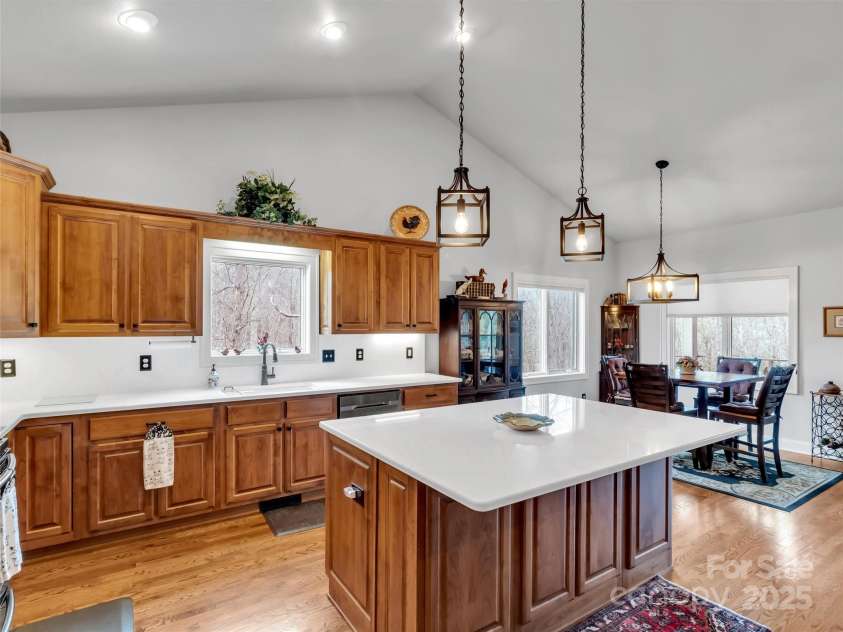 178 Sapphire Place, Clyde, NC 28721.  MLS# CAR4235049, YatesRealty ID 4016. Gorgeous Kitchen
