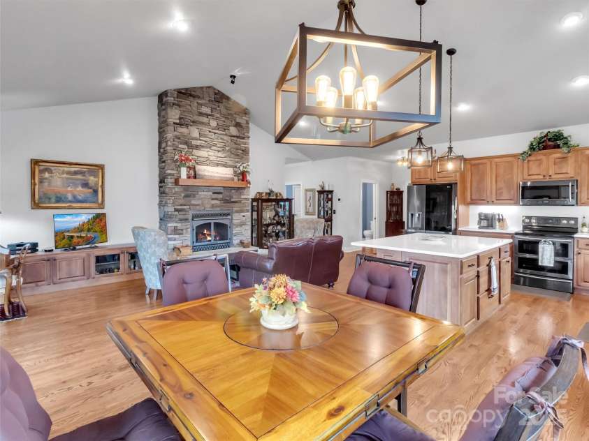 178 Sapphire Place, Clyde, NC 28721.  MLS# CAR4235049, YatesRealty ID 4016. Open Floorplan