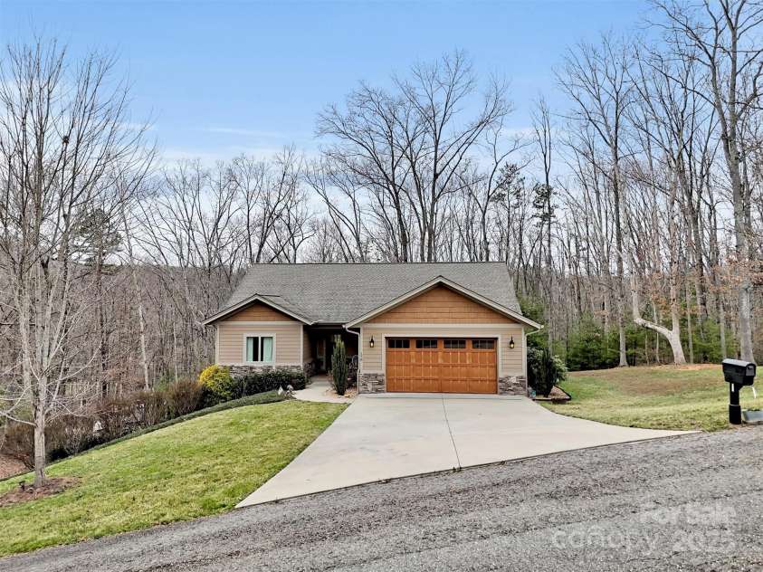 178 Sapphire Place, Clyde, NC 28721.  MLS# CAR4235049, YatesRealty ID 4016. Peaceful Setting