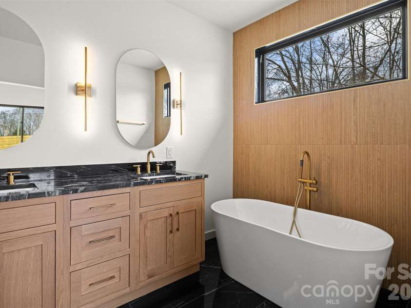 6 Scott Meadows Drive, Asheville, NC 28806.  MLS# CAR4343197, YatesRealty ID 4016. 