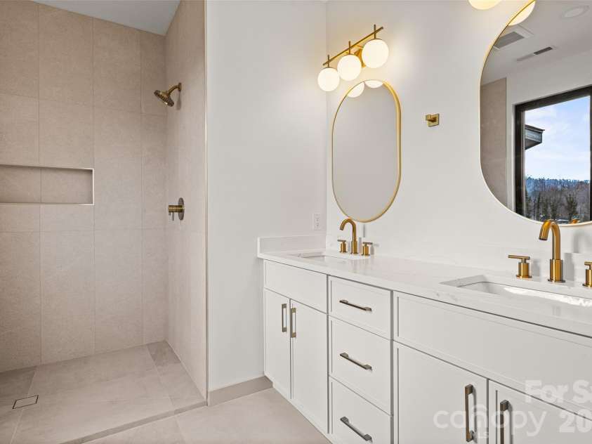 6 Scott Meadows Drive, Asheville, NC 28806.  MLS# CAR4343197, YatesRealty ID 4016. 