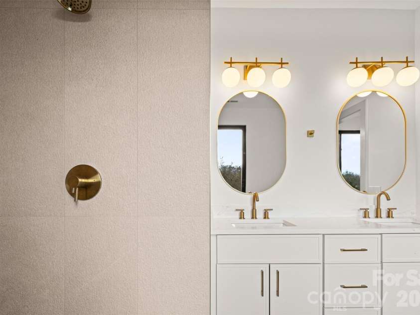 6 Scott Meadows Drive, Asheville, NC 28806.  MLS# CAR4343197, YatesRealty ID 4016. 