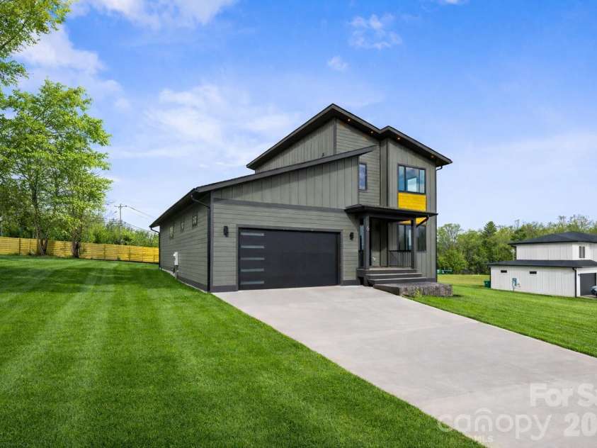 6 Scott Meadows Drive, Asheville, NC 28806.  MLS# CAR4343197, YatesRealty ID 4016. Virtually enhanced grass 