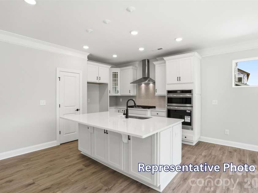 1062 Tradition Club Street, York, SC 29745.  MLS# CAR4392140, YatesRealty ID 40161. Kitchen