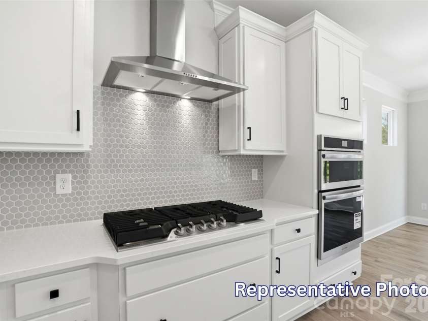 1062 Tradition Club Street, York, SC 29745.  MLS# CAR4392140, YatesRealty ID 40161. Kitchen