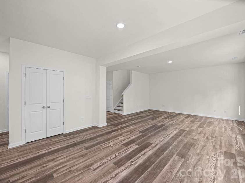 7809 Lane Drive, Charlotte, NC 28212.  MLS# CAR4395836, YatesRealty ID 40163. Great Room