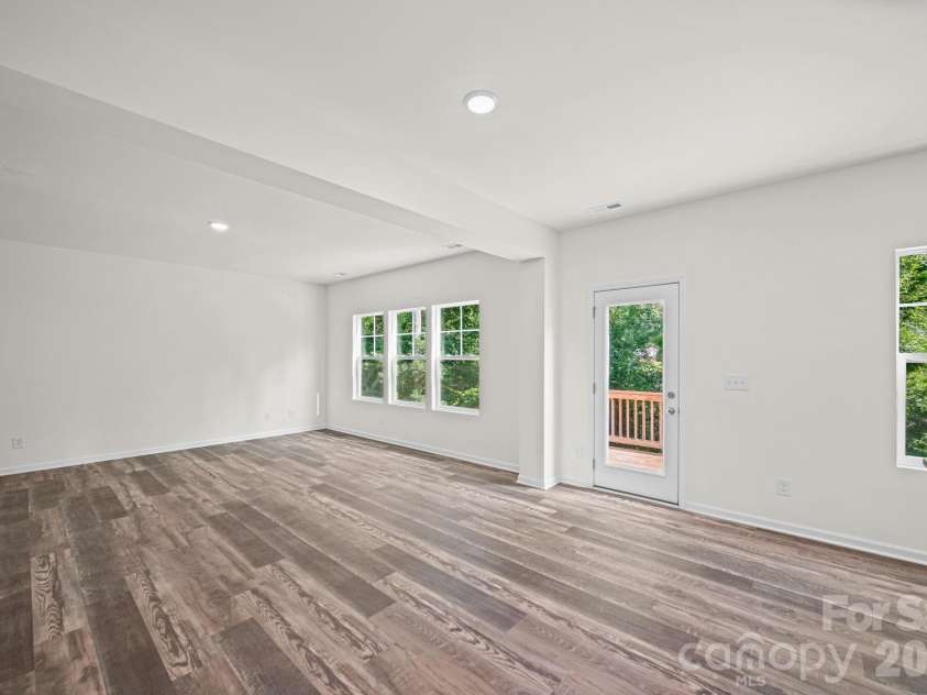 7809 Lane Drive, Charlotte, NC 28212.  MLS# CAR4395836, YatesRealty ID 40163. Great Room