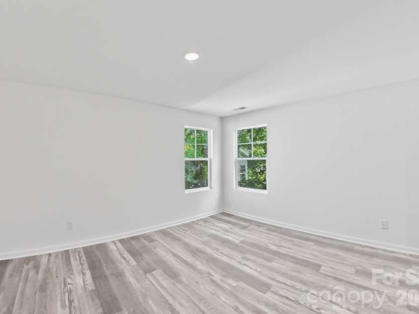 7809 Lane Drive, Charlotte, NC 28212.  MLS# CAR4395836, YatesRealty ID 40163. Primary Bedroom