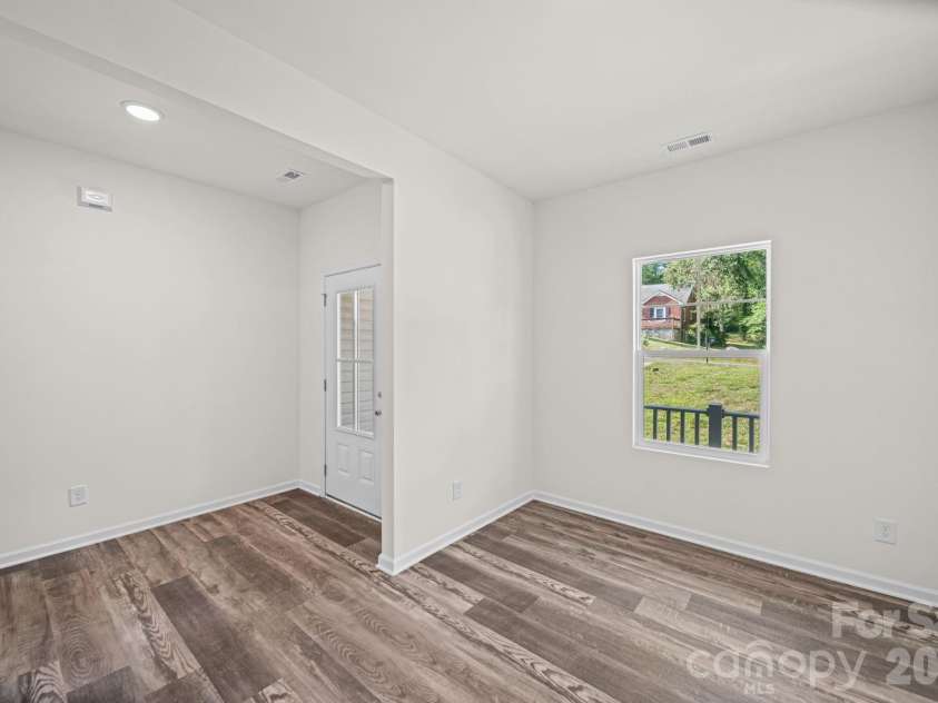 7809 Lane Drive, Charlotte, NC 28212.  MLS# CAR4395836, YatesRealty ID 40163. Study