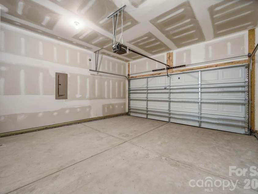 7813 Lane Drive, Charlotte, NC 28212.  MLS# CAR4395840, YatesRealty ID 40164. Garage Interior