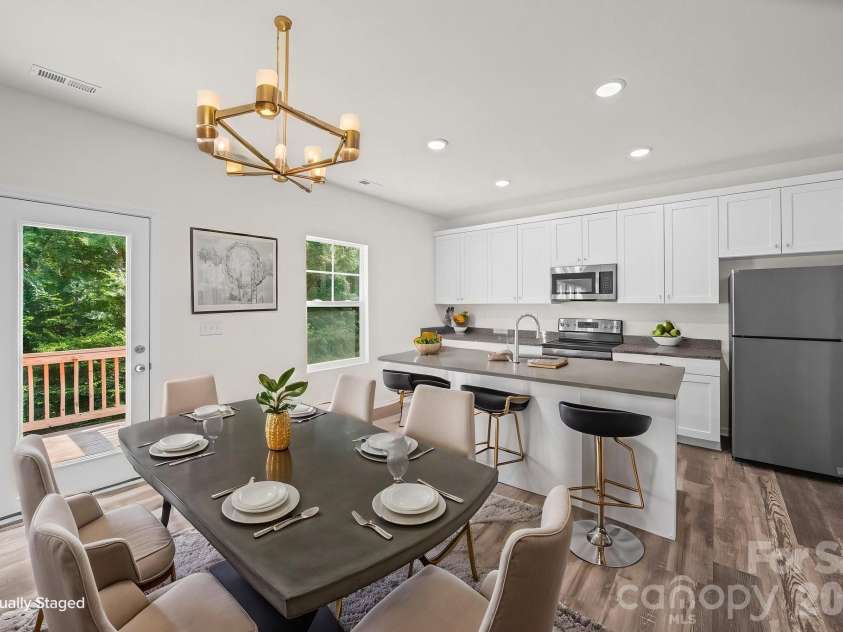 7813 Lane Drive, Charlotte, NC 28212.  MLS# CAR4395840, YatesRealty ID 40164. Kitchen and Dining Room - Virtually Staged