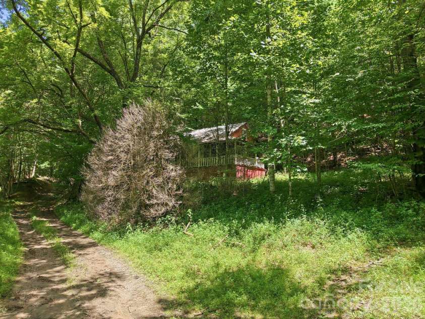1158 Dark Ridge Road, Sylva, NC 28779.  MLS# CAR4407503, YatesRealty ID 40166. 