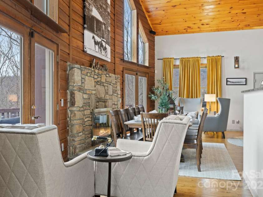 106 Bishop Cove Road, Fairview, NC 28730.  MLS# CAR4234972, YatesRealty ID 4017. 