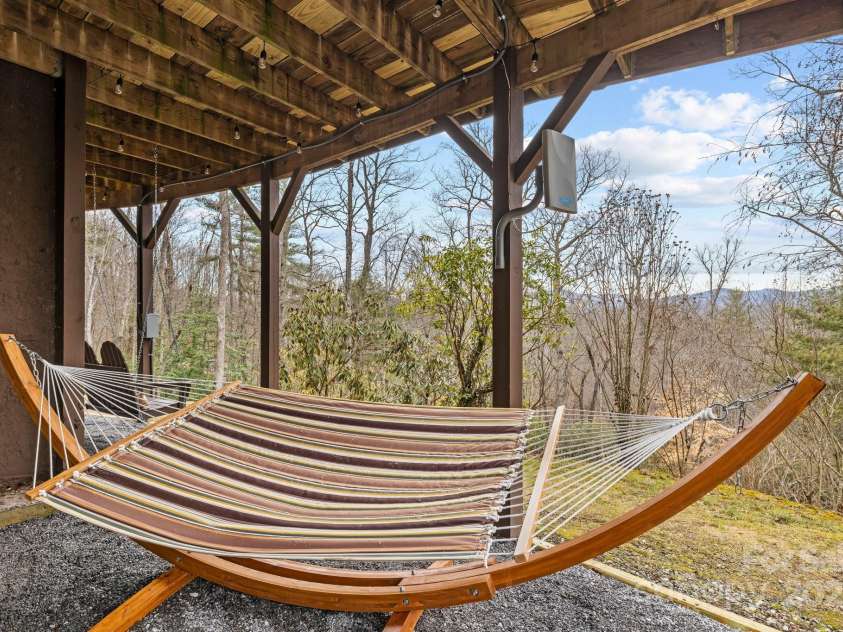 106 Bishop Cove Road, Fairview, NC 28730.  MLS# CAR4234972, YatesRealty ID 4017. 