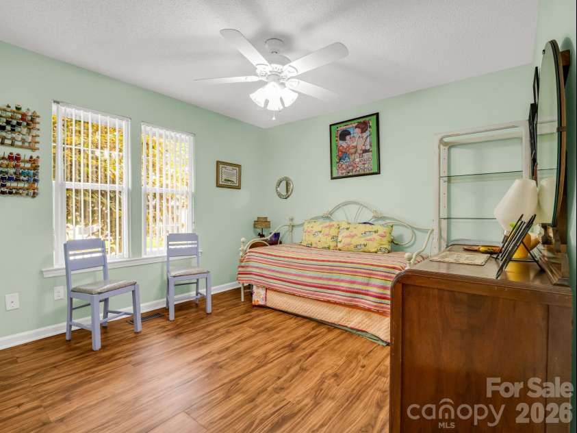 27 Gray Wolf Lane, Hendersonville, NC 28792.  MLS# CAR4285060, YatesRealty ID 4017. 2nd Bedroom