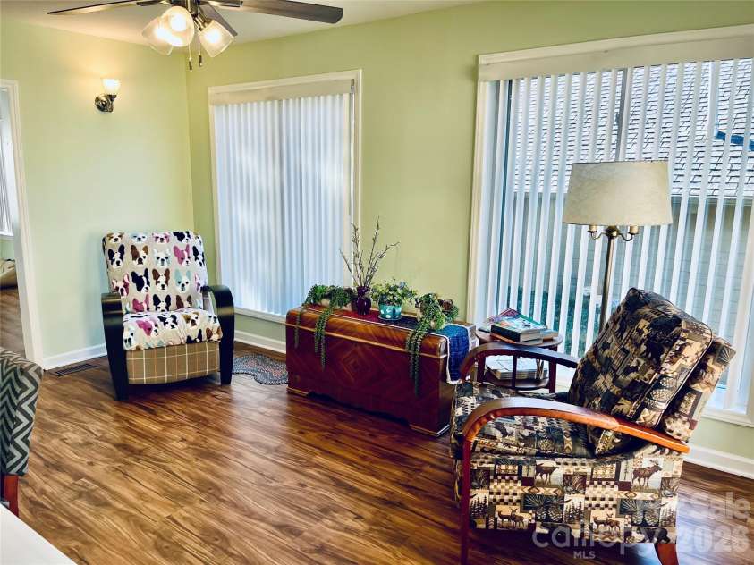 27 Gray Wolf Lane, Hendersonville, NC 28792.  MLS# CAR4285060, YatesRealty ID 4017. Sunroom