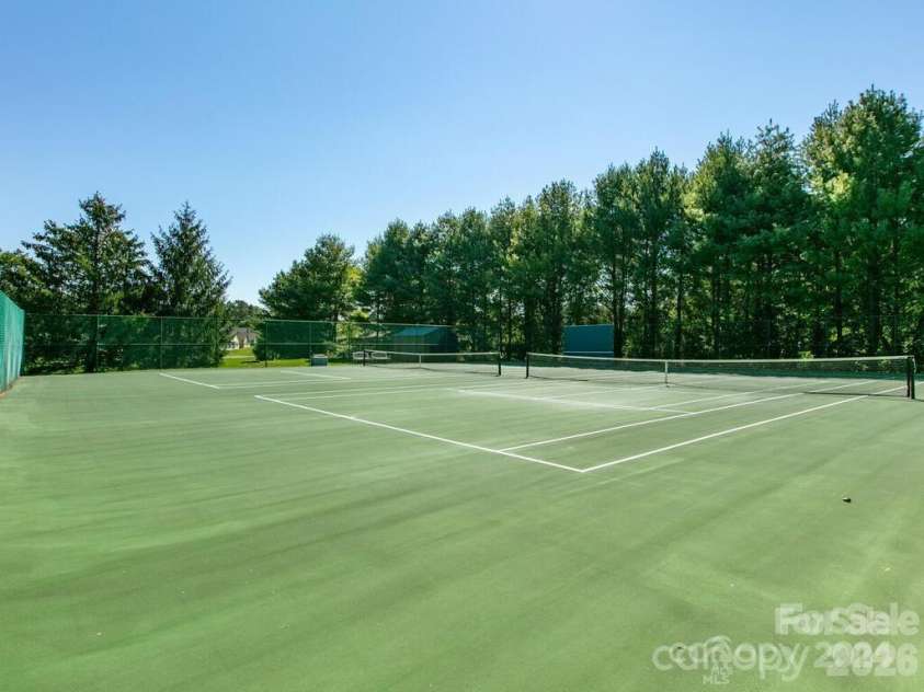 27 Gray Wolf Lane, Hendersonville, NC 28792.  MLS# CAR4285060, YatesRealty ID 4017. Tennis Courts