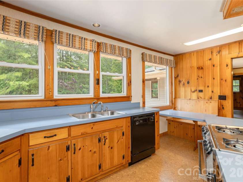 788 Old NC 280 Highway, Pisgah Forest, NC 28768.  MLS# CAR4405413, YatesRealty ID 4017. 