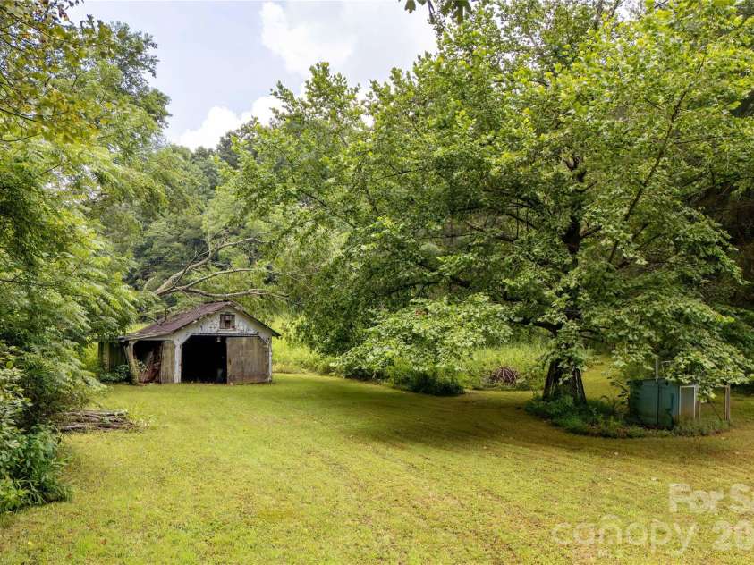 788 Old NC 280 Highway, Pisgah Forest, NC 28768.  MLS# CAR4405413, YatesRealty ID 4017. 