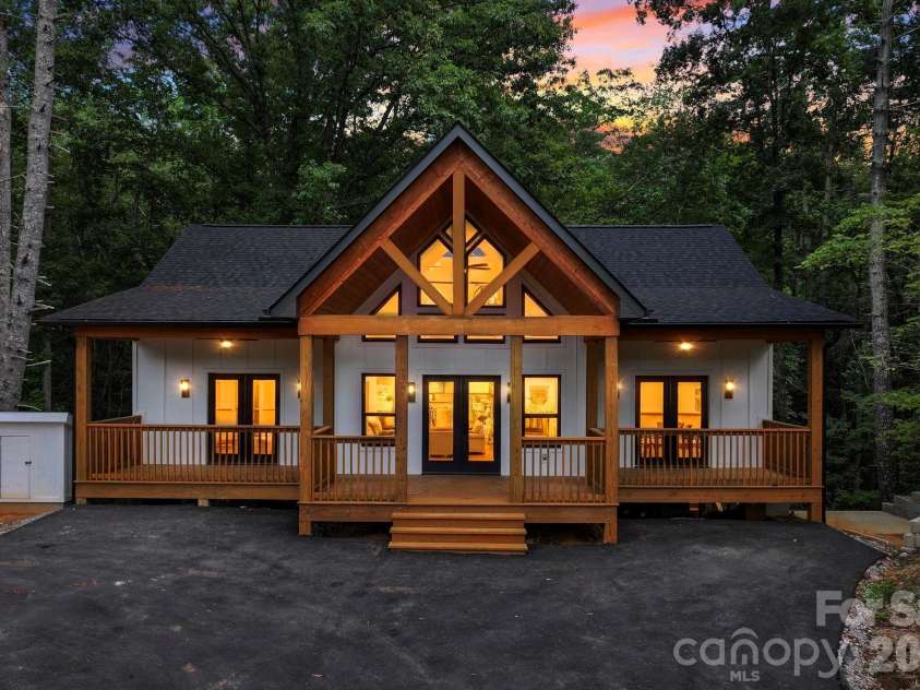 338 Hawks Terrace, Lake Lure, NC 28746.  MLS# CAR4406577, YatesRealty ID 40173. 