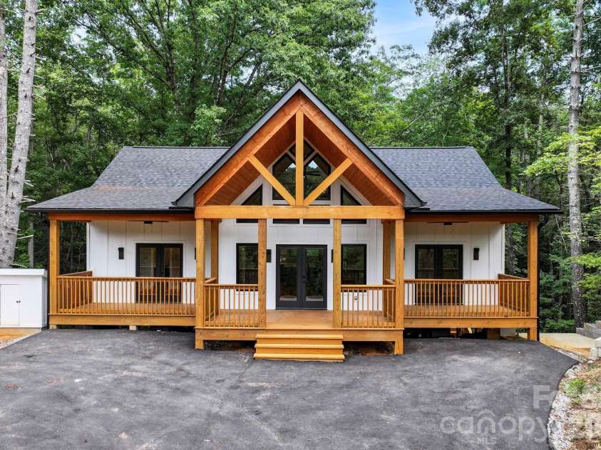 338 Hawks Terrace, Lake Lure, NC 28746.  MLS# CAR4406577, YatesRealty ID 40173. 