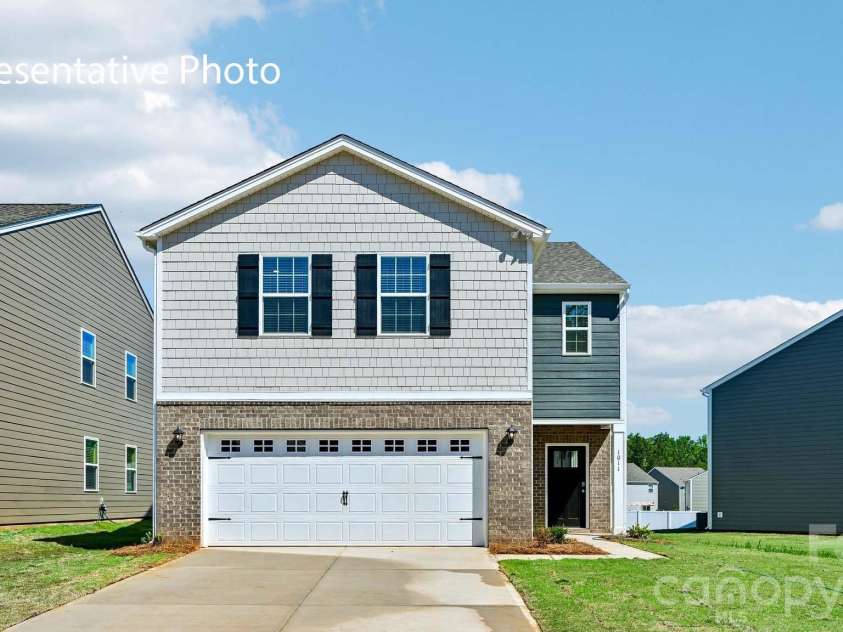 1437 7th Street Drive, Hickory, NC 28601.  MLS# CAR4408547, YatesRealty ID 40175. 