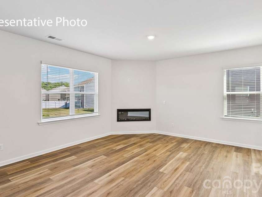 1437 7th Street Drive, Hickory, NC 28601.  MLS# CAR4408547, YatesRealty ID 40175. 