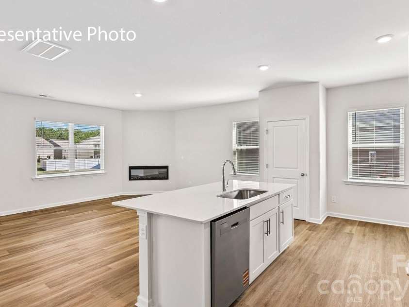 1437 7th Street Drive, Hickory, NC 28601.  MLS# CAR4408547, YatesRealty ID 40175. 
