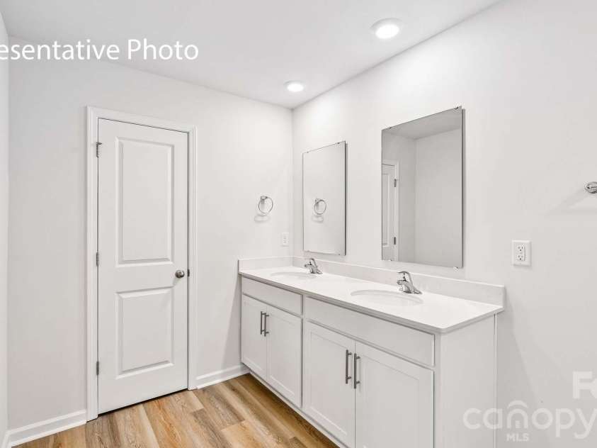 1437 7th Street Drive, Hickory, NC 28601.  MLS# CAR4408547, YatesRealty ID 40175. 