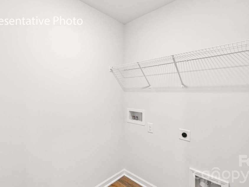 1437 7th Street Drive, Hickory, NC 28601.  MLS# CAR4408547, YatesRealty ID 40175. 
