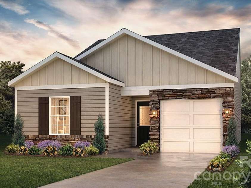 1441 7th Street Drive, Hickory, NC 28601.  MLS# CAR4408549, YatesRealty ID 40176. 