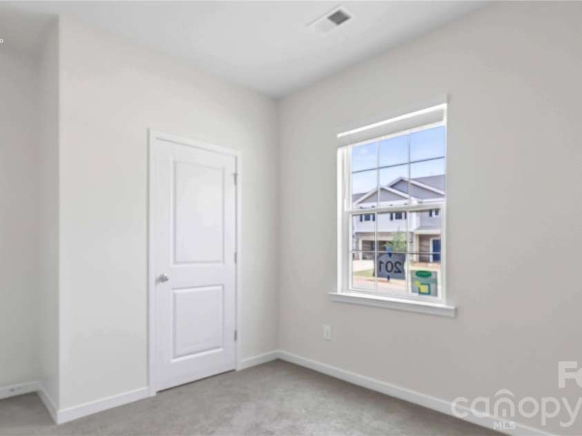 1441 7th Street Drive, Hickory, NC 28601.  MLS# CAR4408549, YatesRealty ID 40176. 