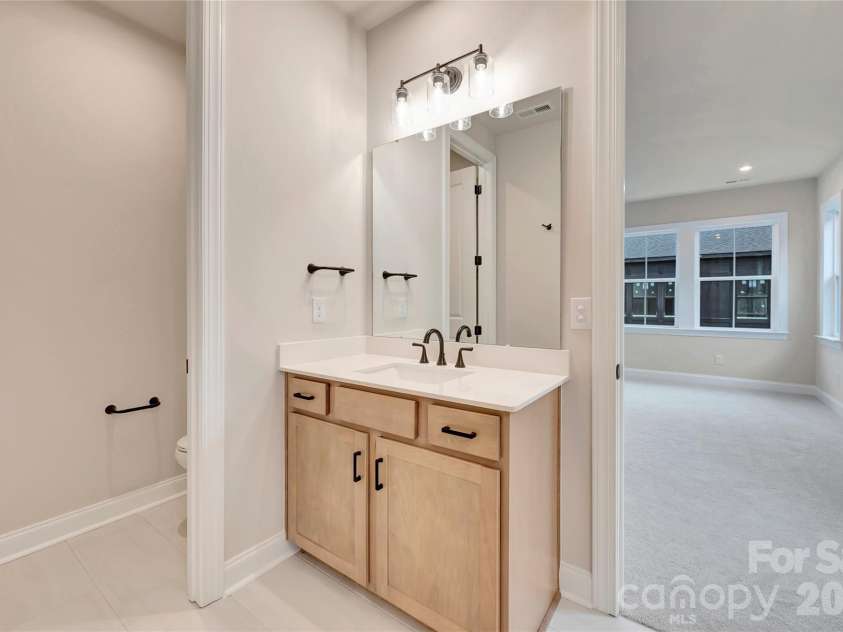 13009 Lucy Park Lane, Charlotte, NC 28277.  MLS# CAR4408613, YatesRealty ID 40179. Primary Bathroom