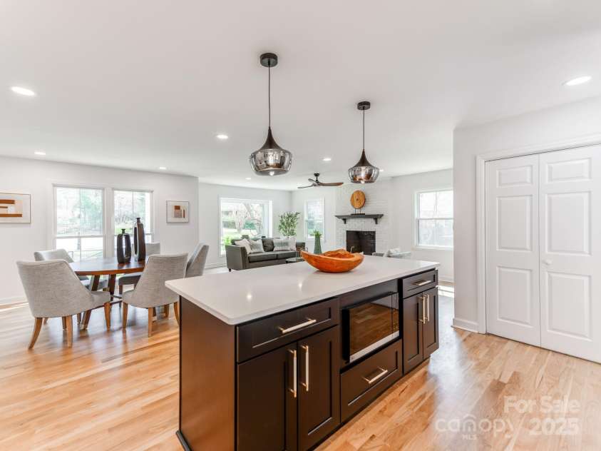 7801 Snowden Lane, Charlotte, NC 28270.  MLS# CAR4235425, YatesRealty ID 4018. 