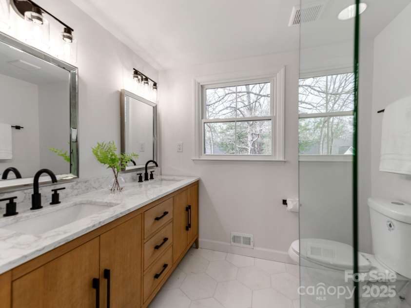 7801 Snowden Lane, Charlotte, NC 28270.  MLS# CAR4235425, YatesRealty ID 4018. 