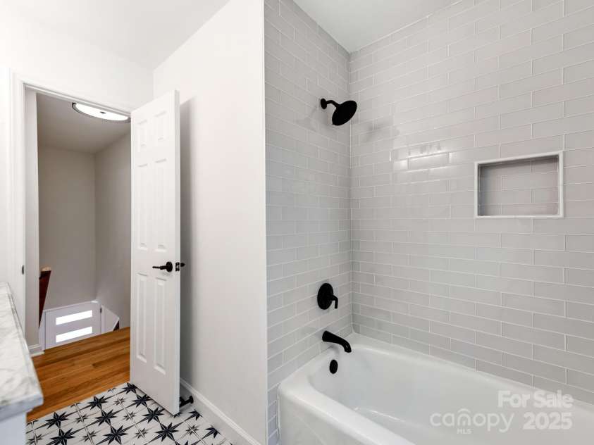 7801 Snowden Lane, Charlotte, NC 28270.  MLS# CAR4235425, YatesRealty ID 4018. 