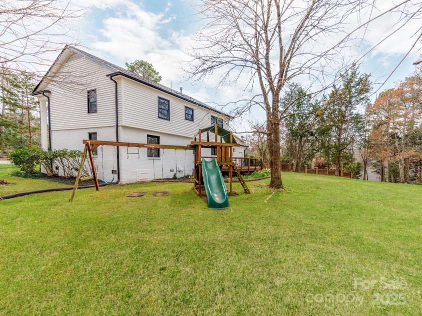 7801 Snowden Lane, Charlotte, NC 28270.  MLS# CAR4235425, YatesRealty ID 4018. 