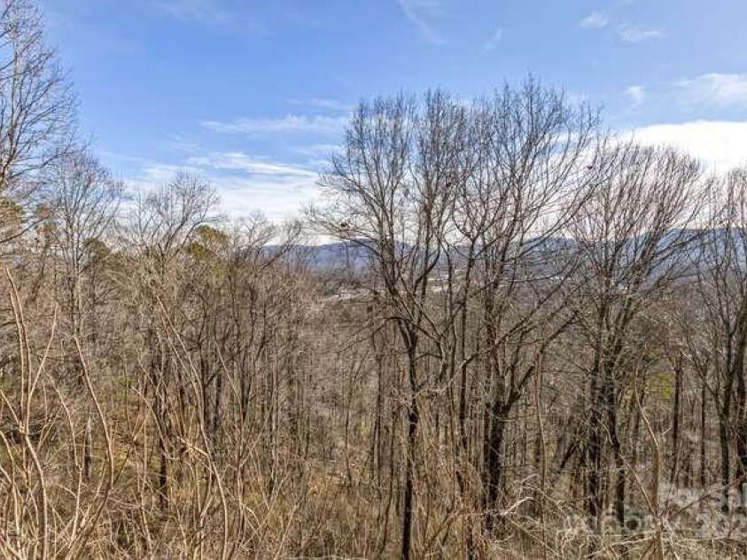 426 Windswept Drive, Asheville, NC 28801.  MLS# CAR4299787, YatesRealty ID 40185. VIEWS!