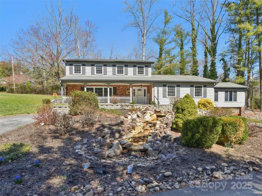 1231 Ashby Lane, Hendersonville, NC 28791.  MLS# CAR4237411, YatesRealty ID 4019. 